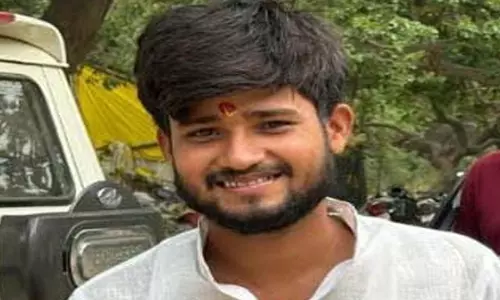 After giving the police recruitment exam Pawan Singh, a young man returning home from Varanasi on a bike, died