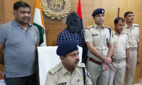 Varanasi: पुलिस परीक्षा का पेपर लीक कराने के बहाने जालसाज ने लूटे 20 लाख रूपए, जानिए प्लानिंग