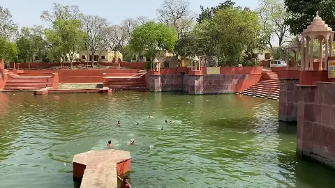 Peeli Pokhar Vrindavan