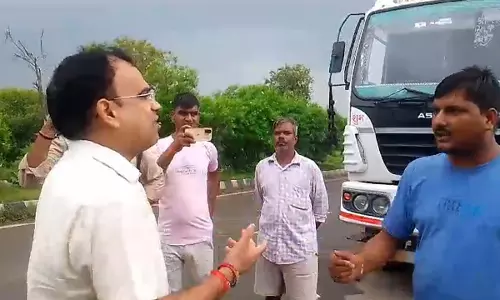 During checking, ARTO Slapped the truck driver