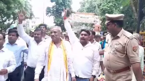 Nagina MP Chandra Shekhars Demand for arrest, effigy burnt Nagina MP Chandra Shekhars Demand for arrest, effigy burnt