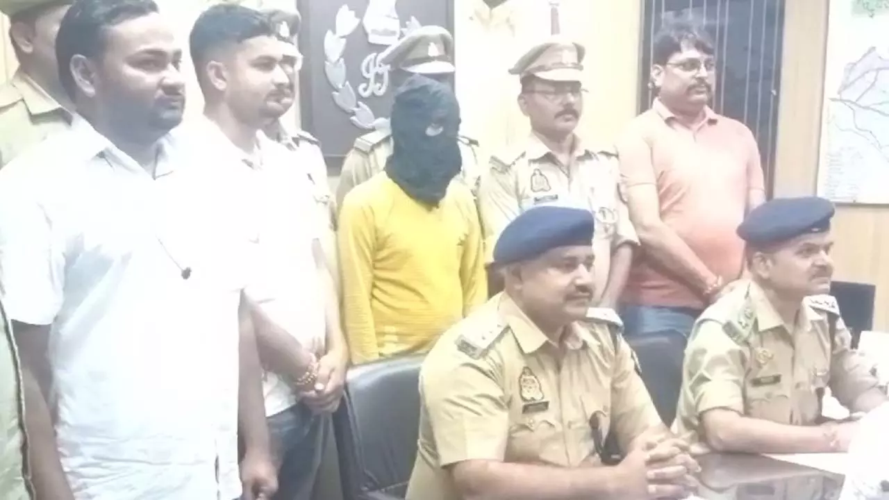 Police arrested ganja smuggler learned business from friends Basti Crime News in hindi