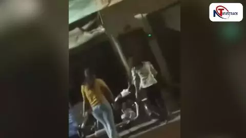 Girls shot bullet at night The passenger was stopped and beaten up Girls shot bullet at night The passenger was stopped and beaten up