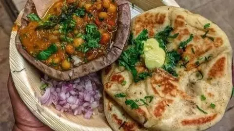 Lucknow Famous Place, Chhole Kulche