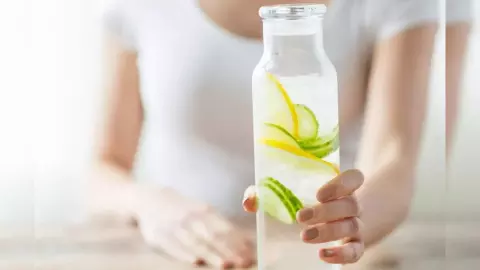 Best Detox Drinks: लिवर-किडनी की गंदगी को दूर करते हैं ये ड्रिंक्स, आप भी करें डाइट में शामिल Best Detox Drinks: लिवर-किडनी की गंदगी को दूर करते हैं ये ड्रिंक्स, आप भी करें डाइट में शामिल
