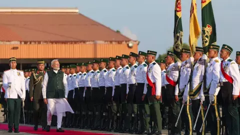 PM Modi: ब्रुनेई की यात्रा खत्म कर सिंगापुर के लिए रवाना हुए पीएम मोदी, जानिए पूरा कार्यक्रम