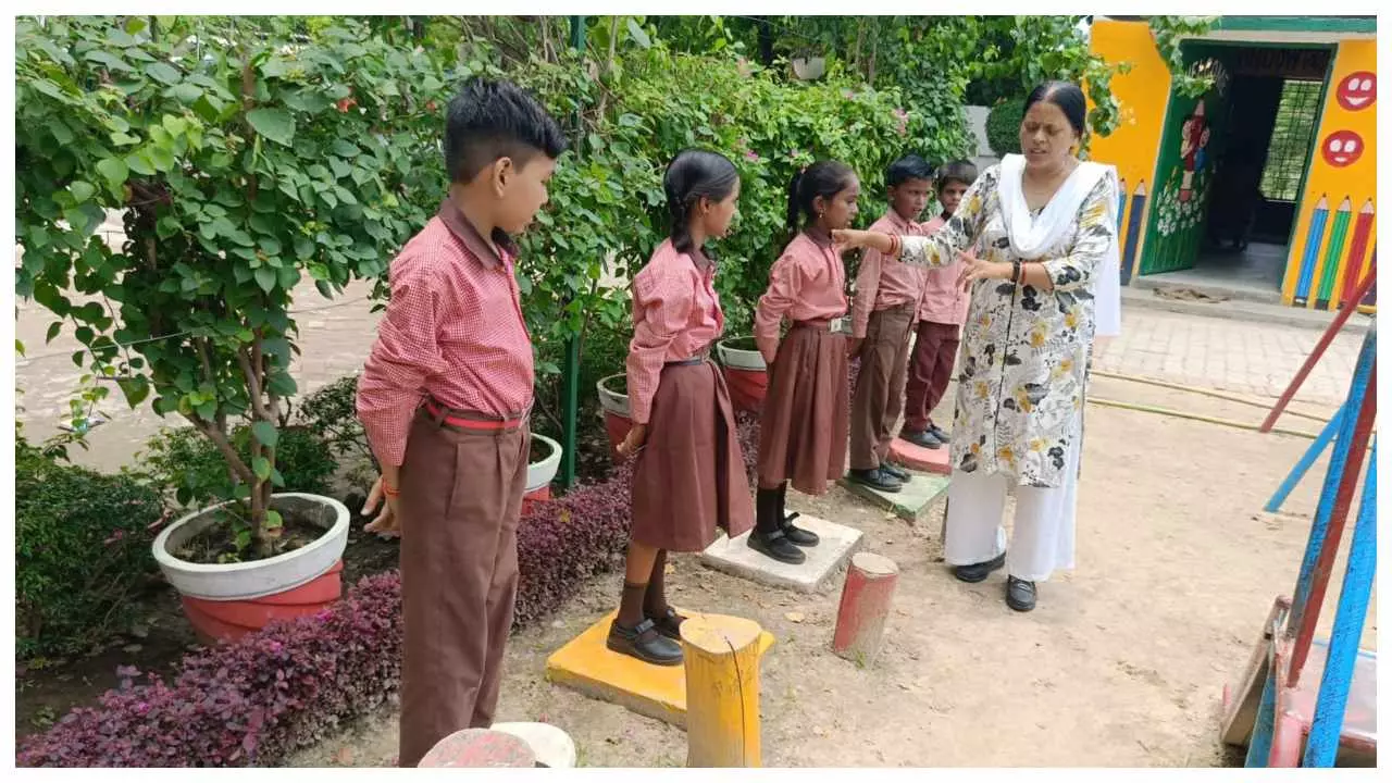 Teacher’s Day 2024: बच्चों को पढ़ाने का मधु ने निकाला नया तरीका, राज्य सरकार ने दिया ये इनाम