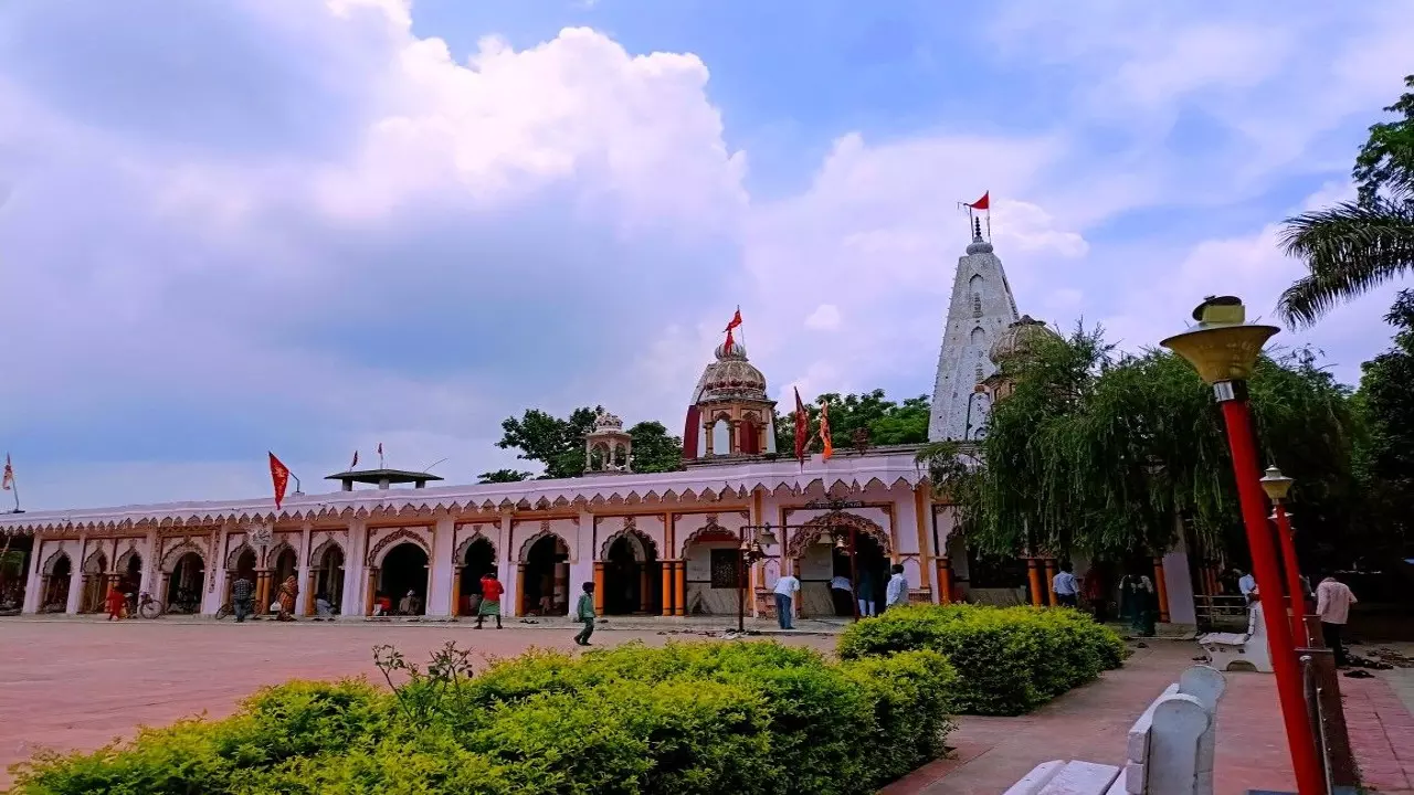 Hardoi Famous Mandir: उत्तर प्रदेश के हरदोई में इन मंदिरों के करें दर्शन, इनसे जुड़ी हैं पौराणिक मान्यताएं