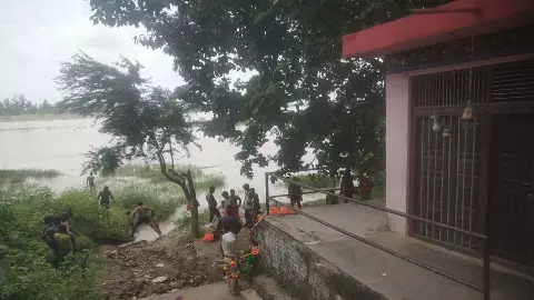 A group of Kanwariyas gathered on the banks on Kajari Teej, Shiv devotees left for Jalabhishek A group of Kanwariyas gathered on the banks on Kajari Teej, Shiv devotees left for Jalabhishek