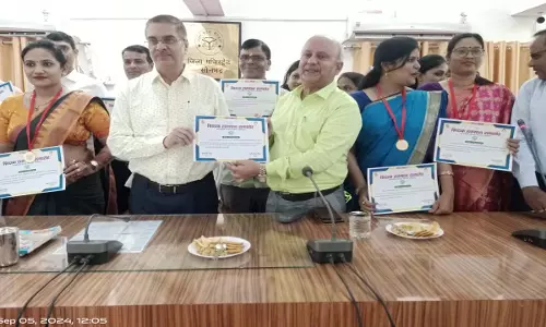 On the occasion of Teachers Day, 25 teachers received the Excellent Teacher award