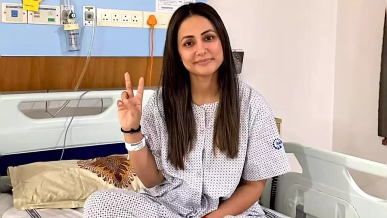 Hina Khan Health Update: ब्रेस्ट कैंसर के बीच हिना खान का खाना-पीना हुआ बंद, इस साइड इफेक्ट ने हाल किया बेहाल