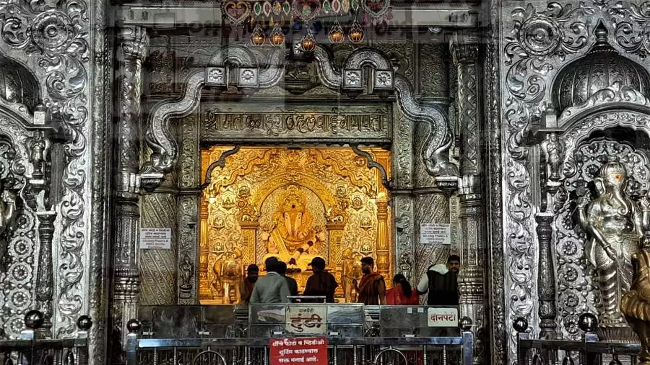 Dagdu Seth Temple Pune