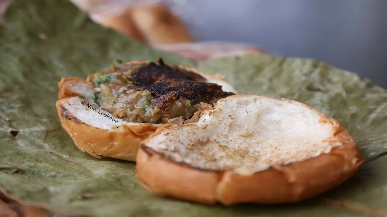 Lucknow Famous Bun Matar