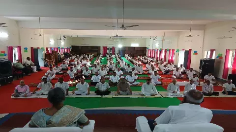 District Magistrate Ajay Kumar Dwivedi meditated as the chief guest in the Vipassana meditation camp in the Police Line Auditorium