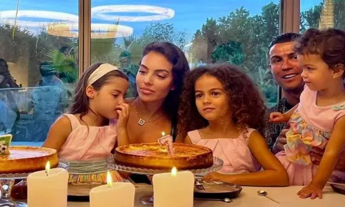 Cristiano Ronaldo Ki Beti: बेटियों पर जान छिड़कते हैं रोनाल्डो, इस तरह कर रहे परवरिश