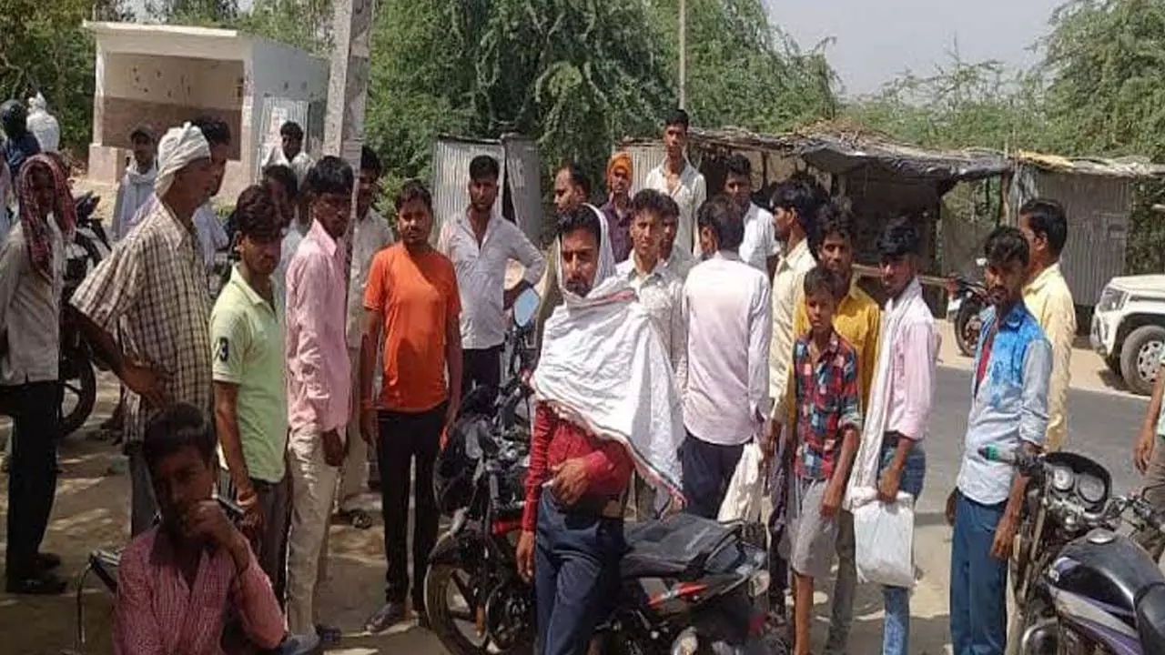 High speed Bolero ran over a youth, died on the spot