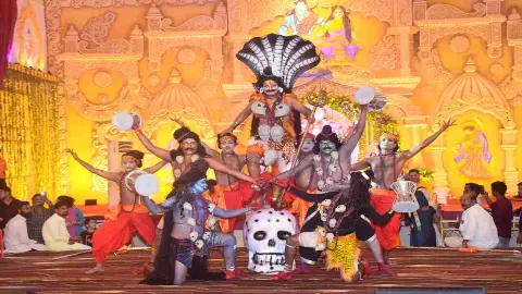Lucknow: गणेशोत्सव सांस्कृतिक संध्या का आयोजन, शिव तांडव स्त्रोत्राम की नृत्य प्रस्तुति देख भावविभोर हुए लोग Lucknow: गणेशोत्सव सांस्कृतिक संध्या का आयोजन, शिव तांडव स्त्रोत्राम की नृत्य प्रस्तुति देख भावविभोर हुए लोग