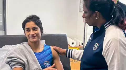 Vinesh Phogat: सिर्फ दिखावे के लिए समर्थन जता रहीं... , विनेश फोगाट का पीटी उषा पर बड़ा आरोप