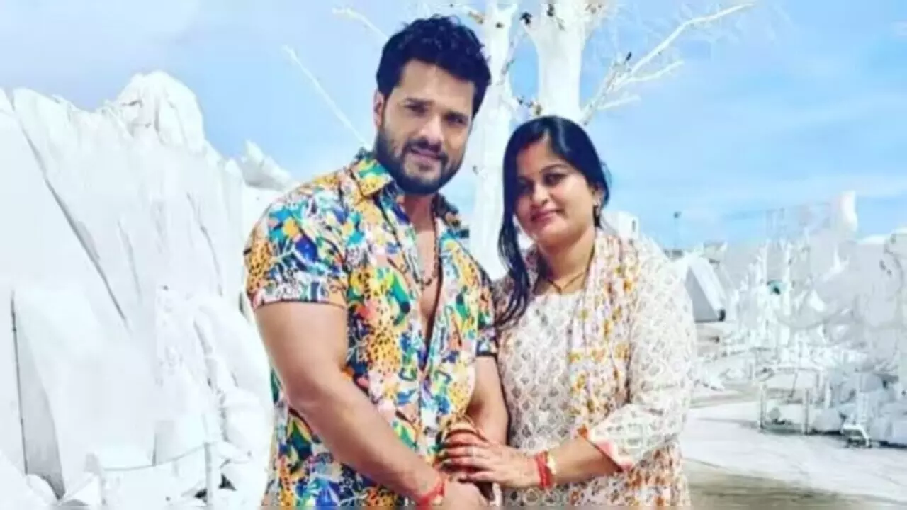 Khesari Lal Yadav Wife: कौन हैं भोजपुरी के गर्दा सिंगर खेसारी लाल की लुगाई, जानें करती हैं क्या काम