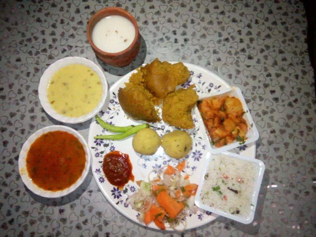 Indore Famous Dal Bafle, Rajhans Dal Bafle