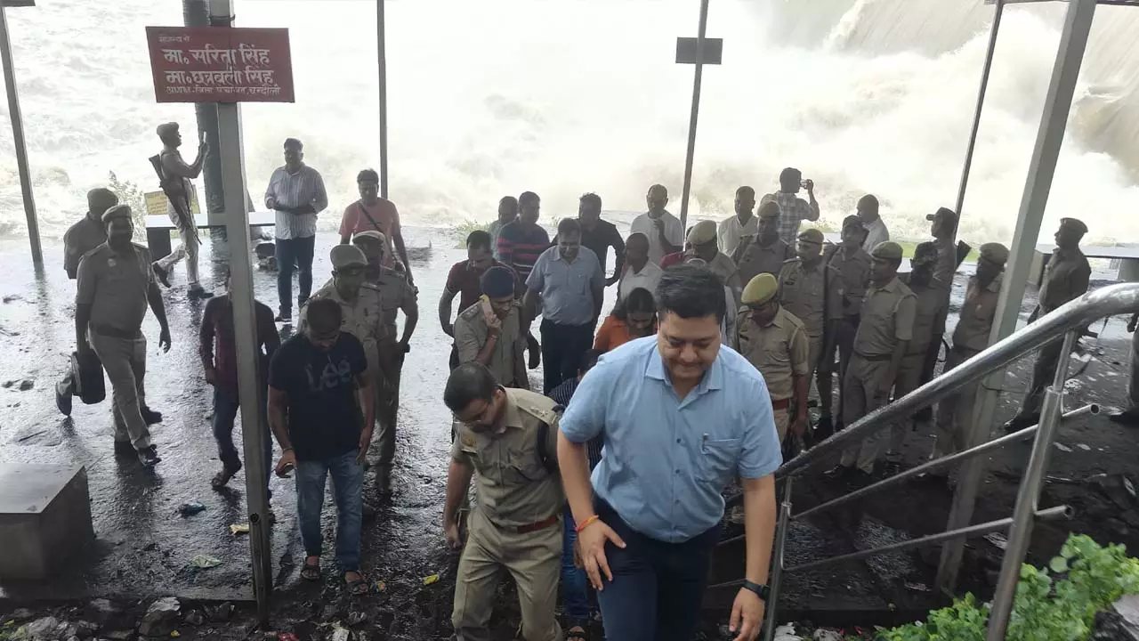 There is a threat of a huge flood in Karmanasha, many villages have been evacuated