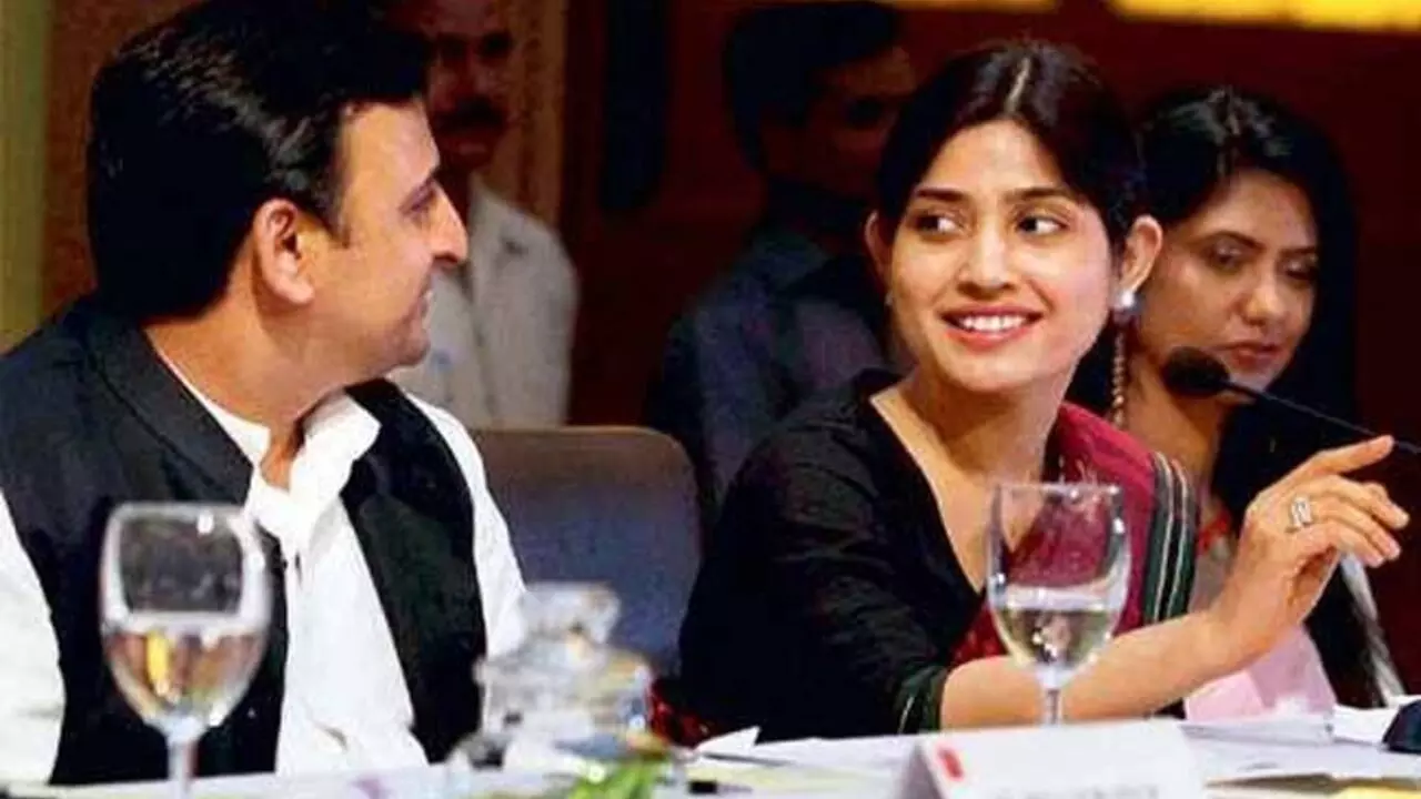 Dimple Yadav Style: बेहद स्टाइलिश हैं मुलायम सिंह की बड़ी बहू डिंपल यादव, ये लुक्स पहले नहीं देखे होंगे