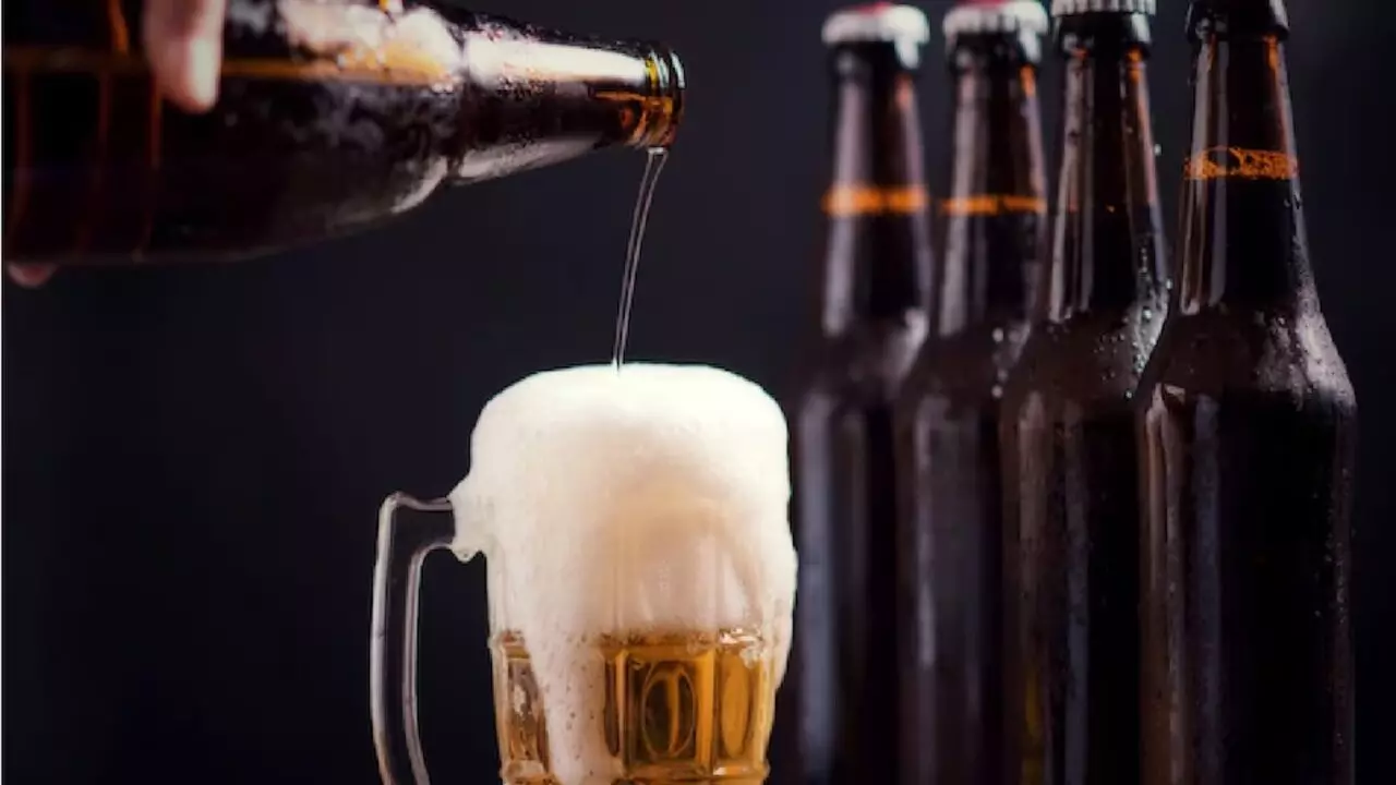 Liquor Vs Beer: शराब या बीयर क्या ज्यादा खतरनाक, यहां दूर कर लें डाउट