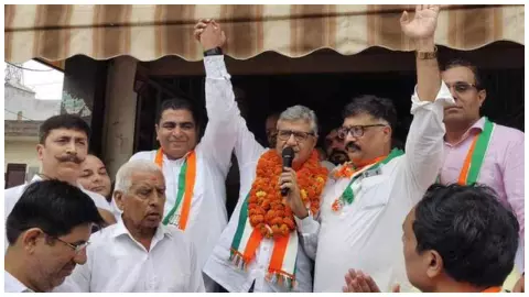 Haryana Election 2024 : बीजेपी को तगड़ा झटका, पूर्व सीएम मनोहर लाल खट्टर के भतीजे ने थामा कांग्रेस का दामन Haryana Election 2024 : बीजेपी को तगड़ा झटका, पूर्व सीएम मनोहर लाल खट्टर के भतीजे ने थामा कांग्रेस का दामन