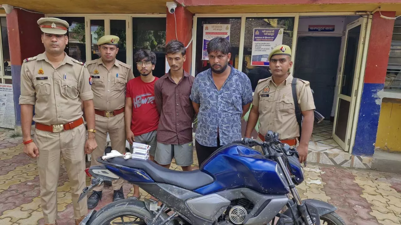 When the owner did not get work at the petrol pump They robbed him, three arrested