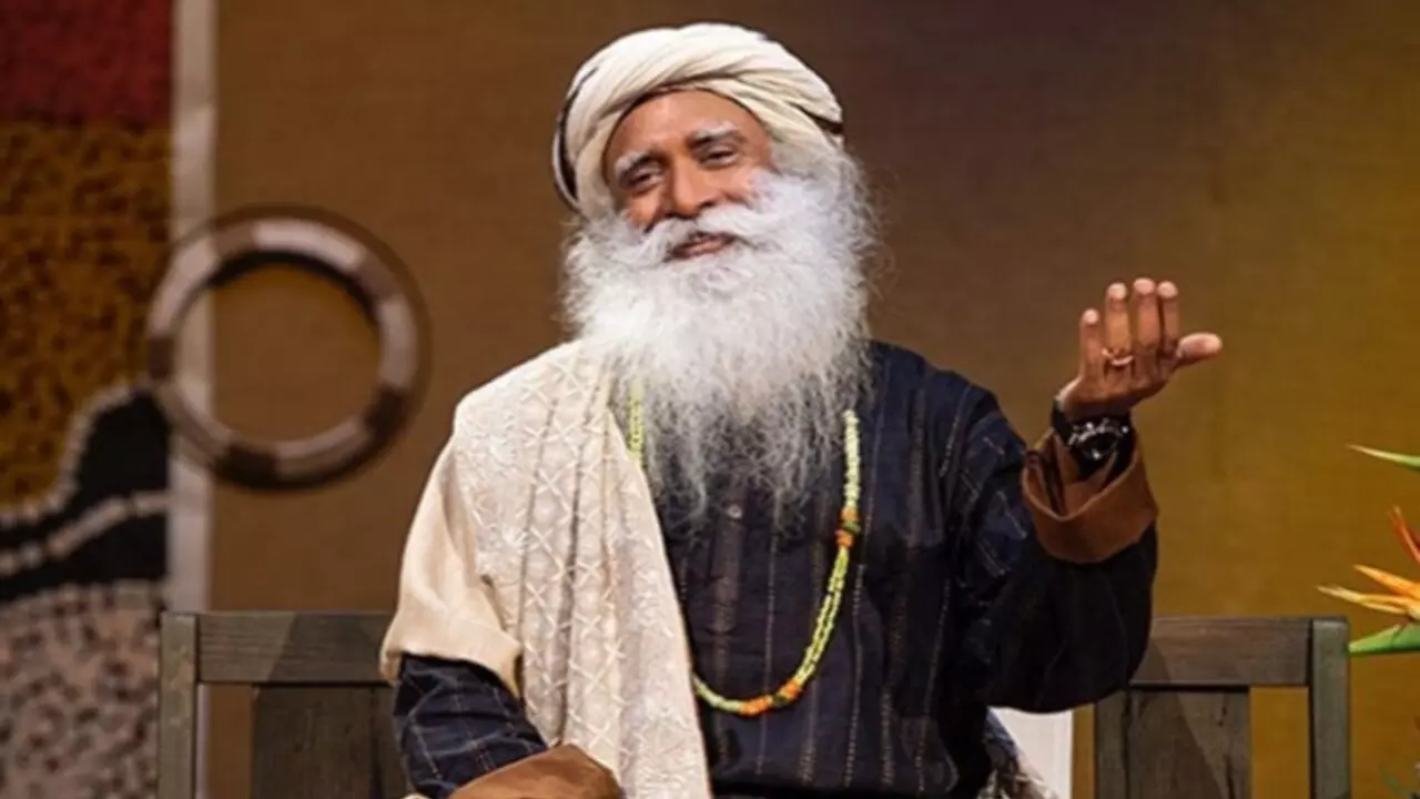 Sadhguru Fitness Tips: फिट रहना है बेहद आसान, सद्गुरु से जानें हेल्दी रहने के तरीके