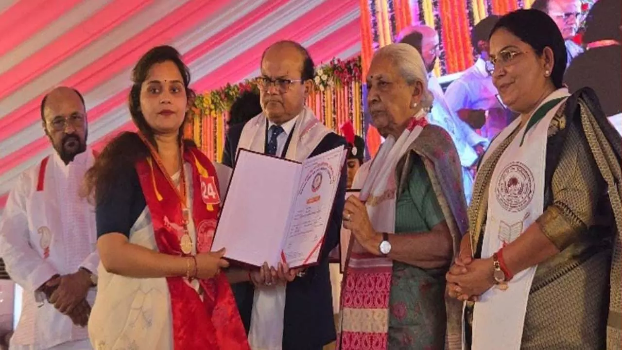 First convocation of Maharaja Suheldev State University, Governor gave gold medals to 83 meritorious students