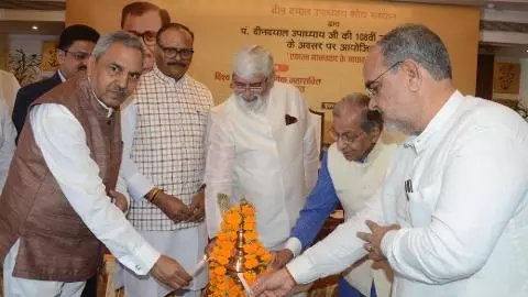 Lucknow News : पूर्व राज्यसभा सांसद व अर्थशास्त्री एनके सिंह बोले- भारत में सर्कुलर इकोनॉमी की आवश्यकता