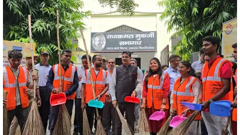 Lucknow University: स्वच्छता संकल्प अभियान का हुआ शुभारंभ, छात्रों ने प्रस्तुत किया नुक्कड़ नाटक Lucknow University: स्वच्छता संकल्प अभियान का हुआ शुभारंभ, छात्रों ने प्रस्तुत किया नुक्कड़ नाटक