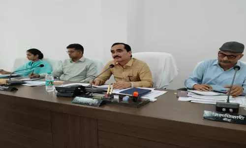 Banda News: बांदा- हमीरपुर को कमिश्नर ने चेताया, PM सूर्य घर योजना के बढ़ाएं रजिस्ट्रेशन