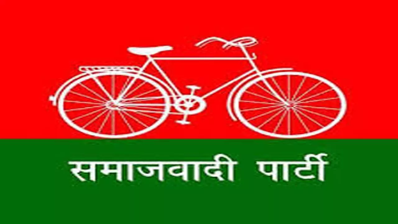 The mutual fight between Kerakat MLA and SP Block President may harm Samajwadi Party