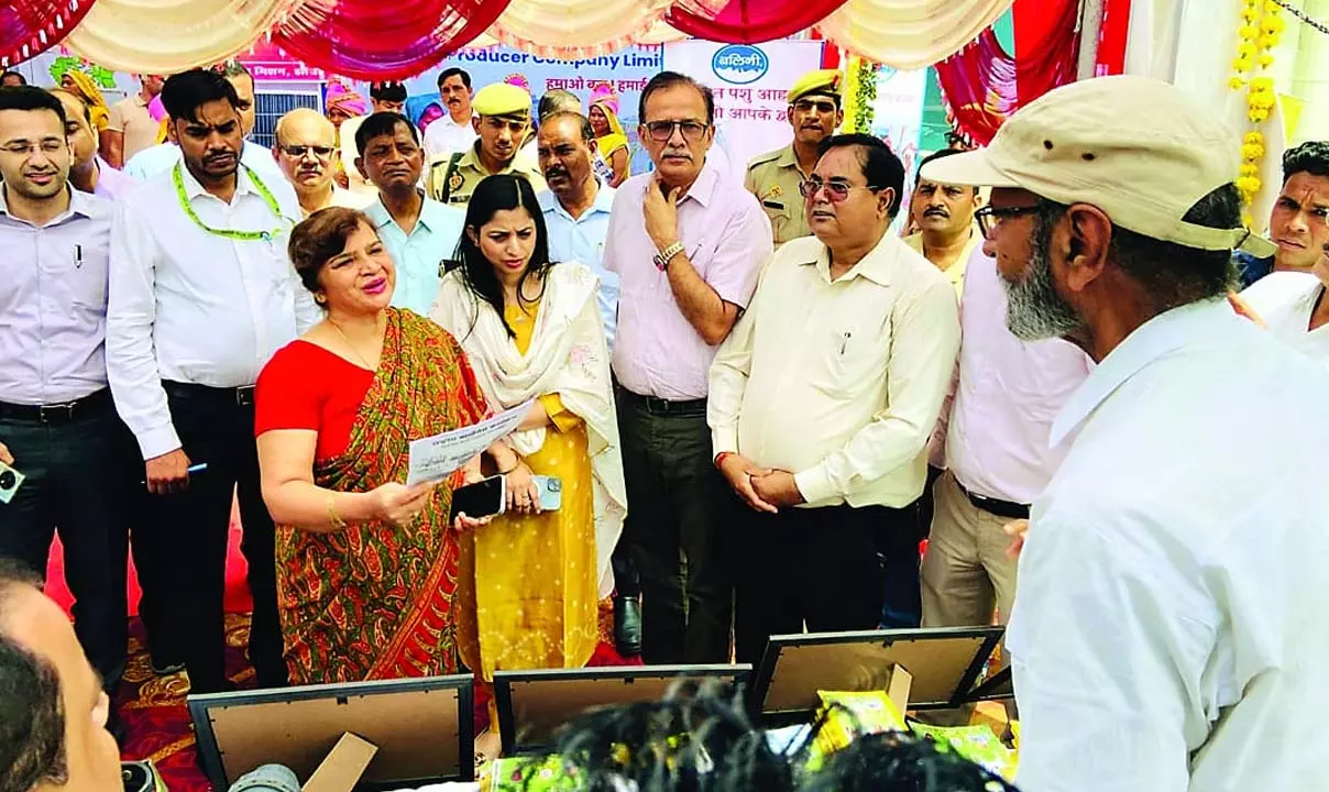 Agriculture Production Commissioner Monica S. Garg honoured the sisters of the group with a citation