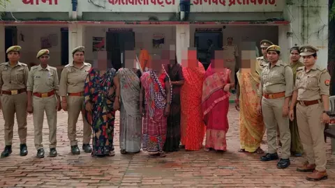 Police team was attacked, police arrested seven women