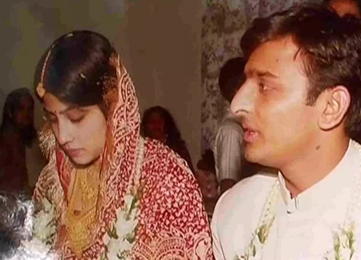 Akhilesh Yadav Love Life: फिल्मी कहानी जैसी अखिलेश और डिंपल की लव स्टोरी,  शादी के लिए बेलने पड़े थे खूब पापड़ | News Track in Hindi