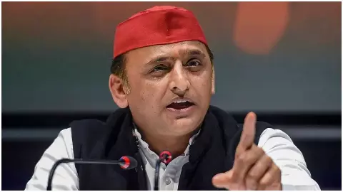 UP Politics : जब ‘मुख्य-नगरी’ का ये हाल है तो समझ लीजिए बाक़ी उप्र क्यों बेहाल? अखिलेश यादव ने योगी सरकार पर कसा तंज