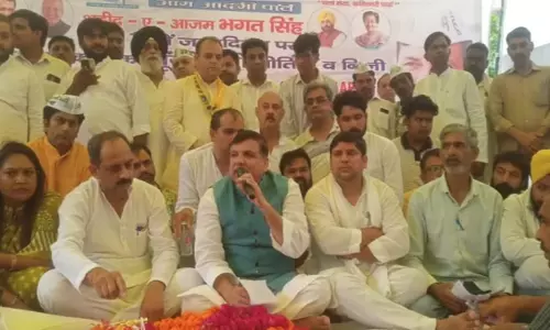 Meerut News: मेरठ में सांसद संजय सिंह, निजी अस्पतालों और प्राइवेट स्कूलों को दिया अल्टीमेटम