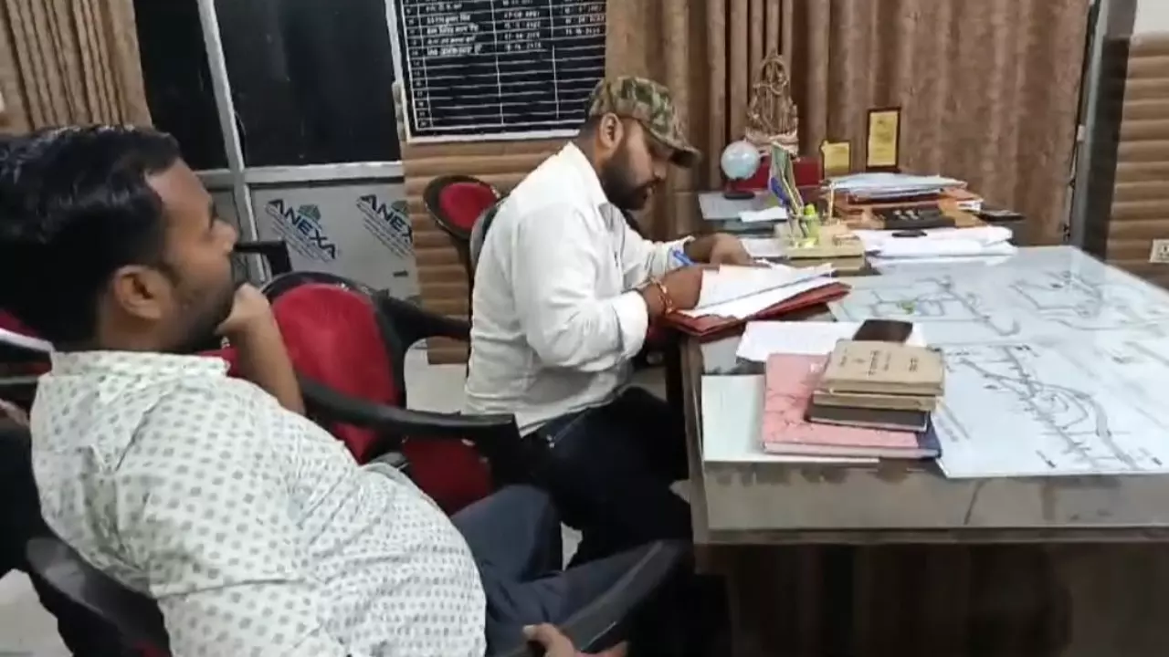 Kannauj News: मंडी पास को लेकर विवाद, ट्रांसपोर्टर, मंडी निरीक्षक और गार्ड में हाथापाई