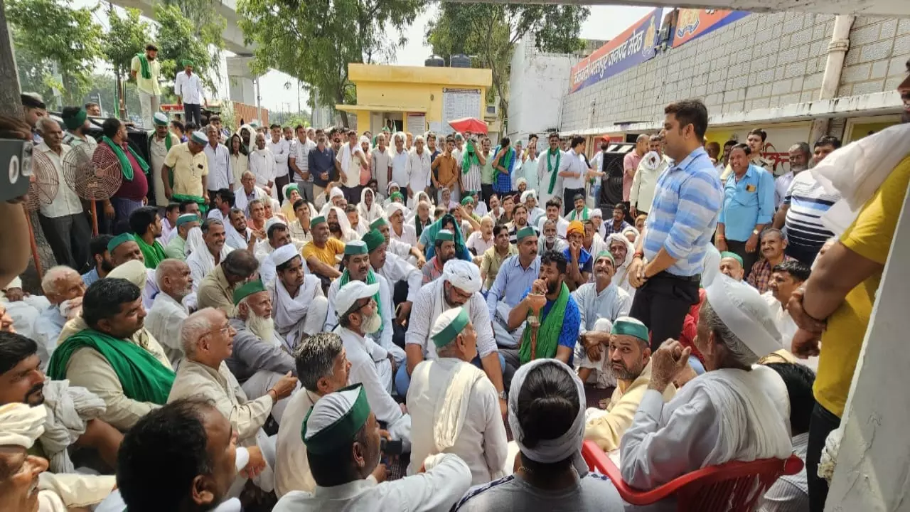 Meerut News: गन्ना समिति चुनाव में धांधली, धरने में पहुंचे युवा टिकैत, योगी के लिए कही ये बड़ी बात