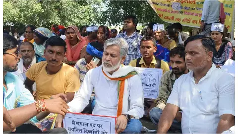 Lucknow News: दिव्यांगों को शांति मार्च निकालने से रोका, सीएम के ओएसडी को सौंपा ज्ञापन