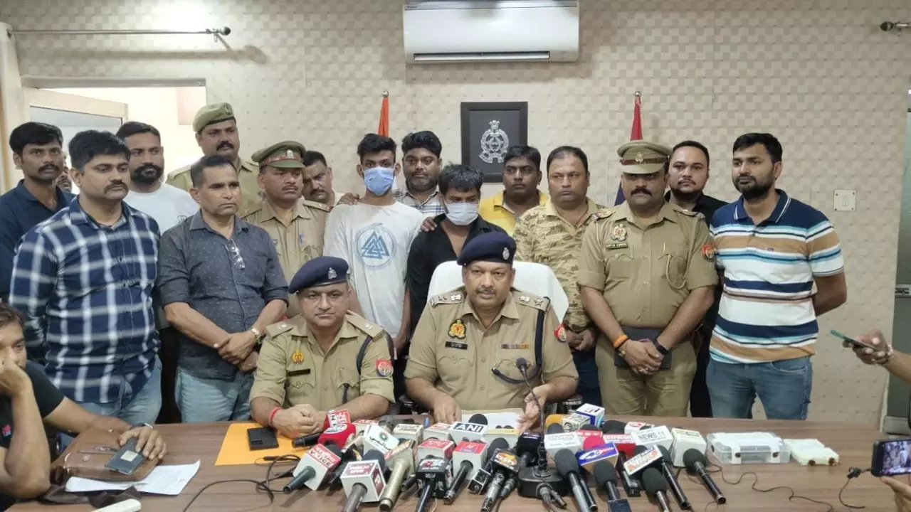 Lucknow Crime: पूर्व IAS के चेन लुटेरों को पकड़ने के लिए पुलिस ने लगाई 35 लोगों की टीम, फिर भी दो गिरफ्त से बाहर