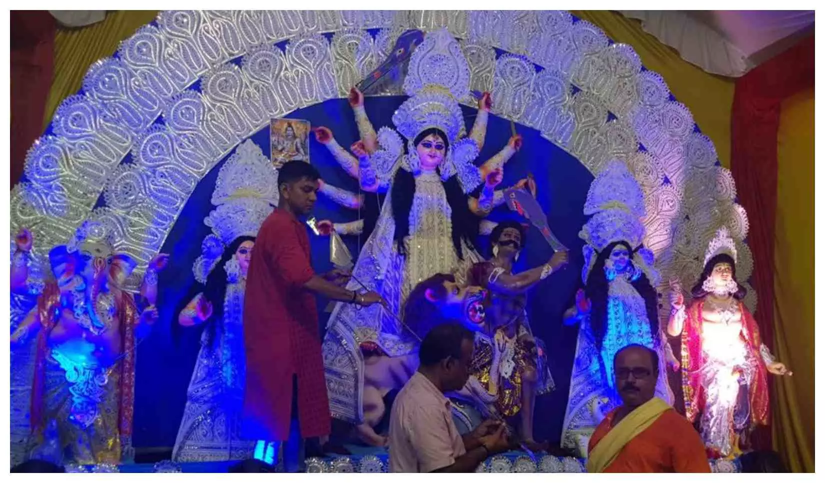 Durga Puja 2024: लखनऊ में सजकर तैयार हुए भव्य पंडाल, जानें भक्तों के लिए क्या खास