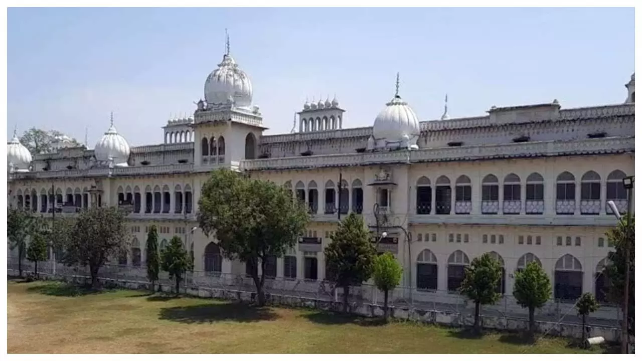 Lucknow University: चार वर्षीय स्नातक पाठ्यक्रम में नहीं दिख रही छात्रों की रुचि, जानें क्या है वजह