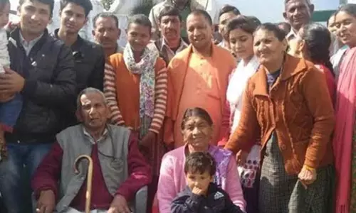 Yogi Adityanath Sister: भाई यूपी का सीएम और बहन चलाती हैं चाय की दुकान, जानें योगी आदित्यनाथ की बहन के बारे में