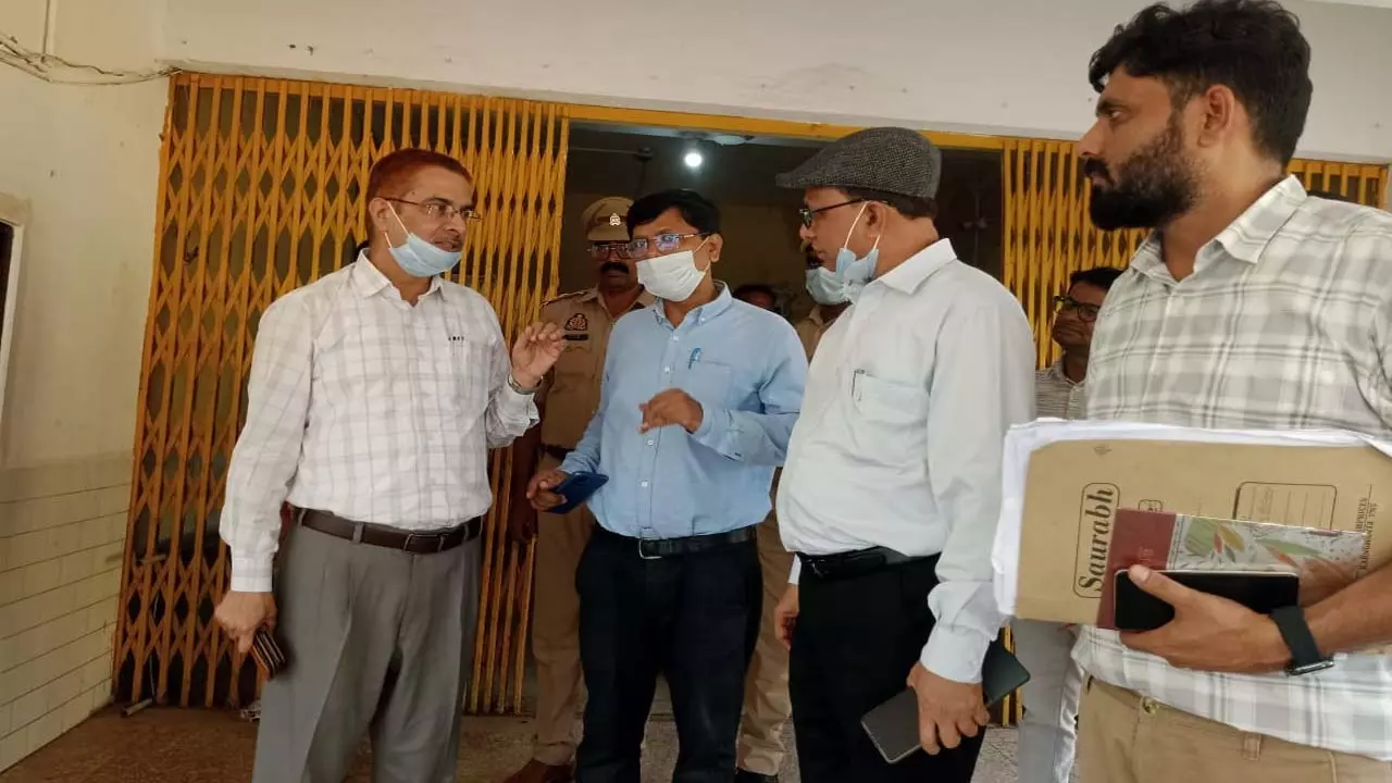 District Magistrate BN Singh conducted a surprise inspection of Community Health Center Duddhi on Saturday