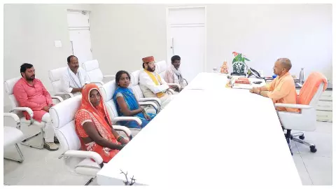 CM Yogi met family of victim of Amethi massacre CM Yogi met family of victim of Amethi massacre
