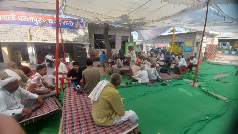 Meerut News: परतापुर थाने में धरना, भाकियू का अल्टीमेटम, तीन दिन बाद हाइवे पर सभी टोल होंगे एक दिन के लिए फ्री Meerut News: परतापुर थाने में धरना, भाकियू का अल्टीमेटम, तीन दिन बाद हाइवे पर सभी टोल होंगे एक दिन के लिए फ्री
